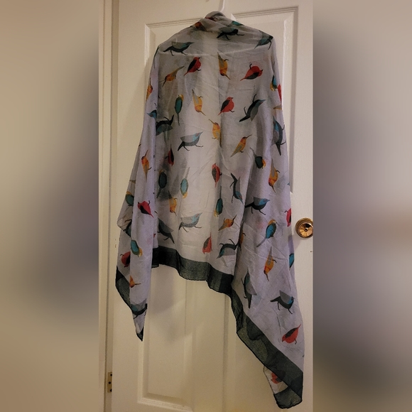Large Grey Birds Scarf - Picture 2 of 4